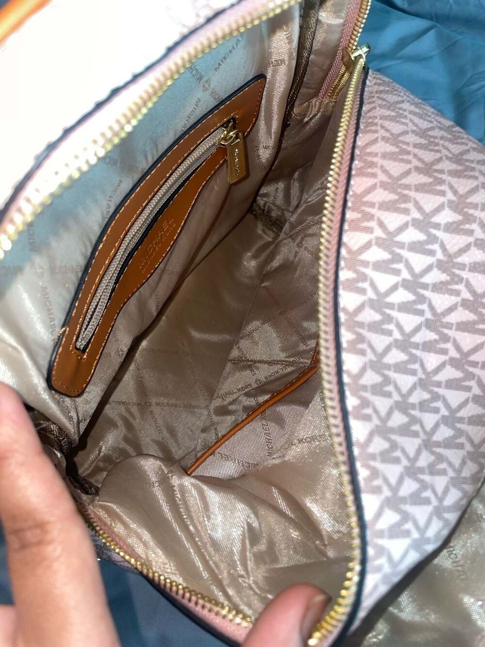 Authentic Michael Kors Rhea Medium Color-Block Backpacku - Picture 5 of 7